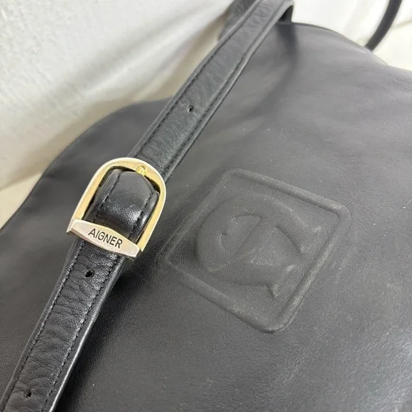 ETIENNE AIGNER Vintage Embossed Big Logo Minimalist Leather Crossbody Bag Purse - Picture 9 of 16